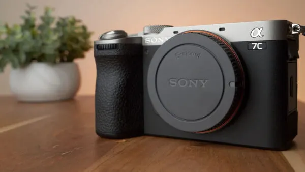 بررسی دوربین Sony a7CR