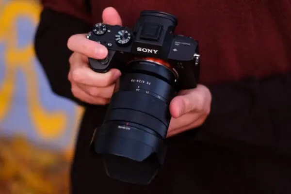 بهترین فلاش‌ها برای دوربین سونی Sony a7 iii حتی با بودجه کم