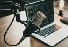 تنظیم چند میکروفون برای پادکست | مهم‌ترین نکات برای ضبط صدا با بالاترین کیفیت