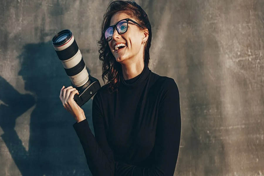 ژست مورد نظر شما برای سوژه عکاسی هدشات باید راحت و طبیعی به نظر برسد
