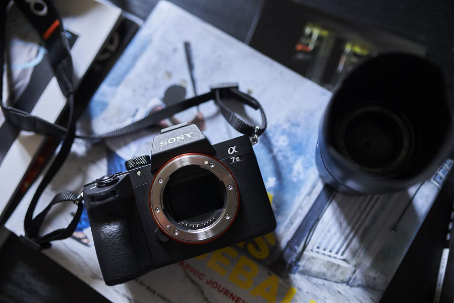 مقایسه دوربین سونی a7 iii با کانن R10 | بررسی تفاوت‌ها و ویژگی‌های هر دوربین
