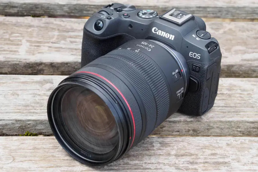 مقایسه دوربین کانن R8 با دوربین سونی a7 iii