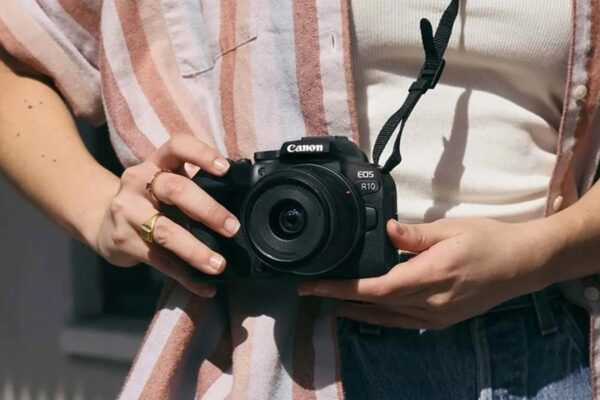 دوربین بدون آینه کانن Canon EOS R10 kit 18-45mm دوربین بدون آینه کانن Canon EOS R10 kit 18-45mm