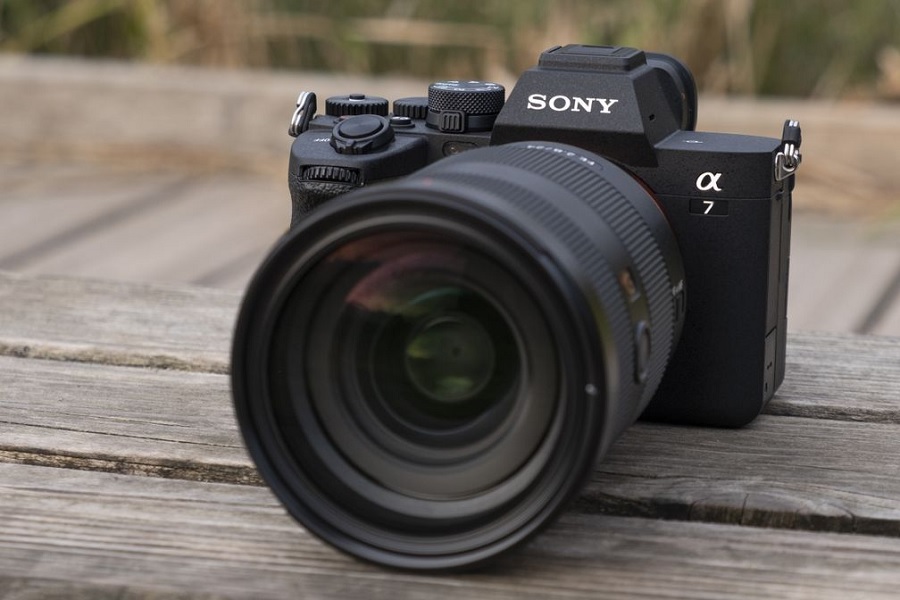 مقایسه دوربین سونی a7s iii با سونی a7 iv؛ قیاس دو دوربین حیرات‌انگیز