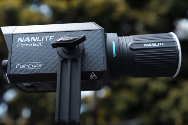 نور Nanlite Forza 60C RGB برای چه افرادی مناسب است؟ نور Nanlite Forza 60C RGB برای چه افرادی مناسب است؟