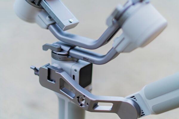 معرفی گیمبال دوربین دی جی آی DJI RS 4 Mini Combo Kit معرفی گیمبال دوربین دی جی آی DJI RS 4 Mini Combo Kit