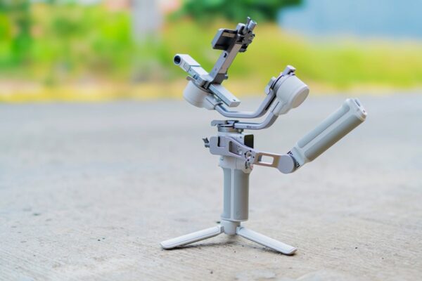 گیمبال دوربین دی جی آی DJI RS 4 Mini Combo Kit گیمبال دوربین دی جی آی DJI RS 4 Mini Combo Kit