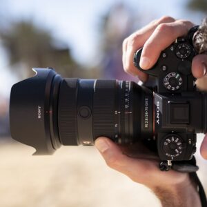 استفاده اقتصادی از لنز سونی Sony FE 24-70mm f/2.8 GM برای تولیدکنندگان محتوا