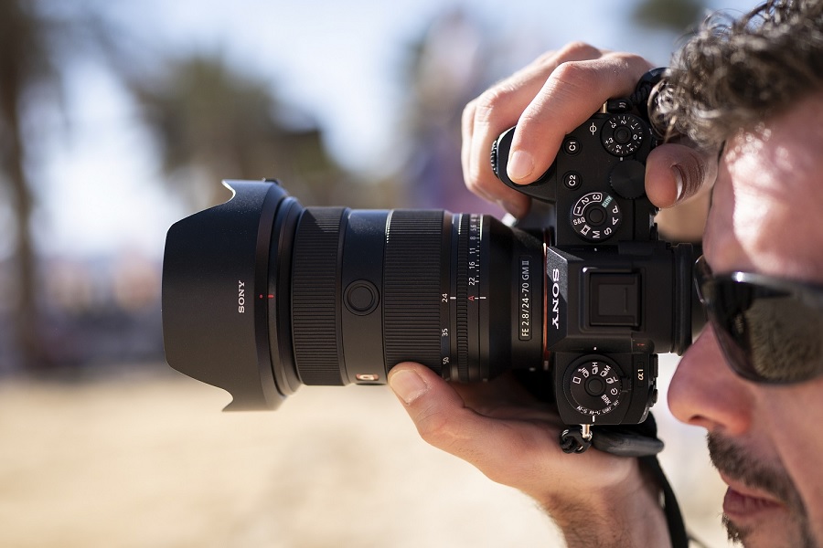 استفاده اقتصادی از لنز سونی Sony FE 24-70mm f/2.8 GM برای تولیدکنندگان محتوا