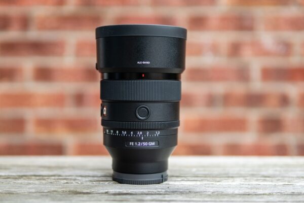 لنز سونی Sony FE 50mm f/1.2 GM | شاهکار مهندسی و اپتیکال