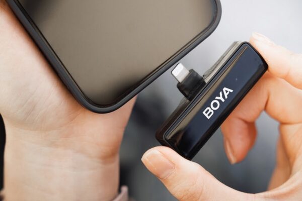 بررسی ویژگی&zwnj;های میکروفون بی سیم یقه ای بویا BoyaLink 3-02
